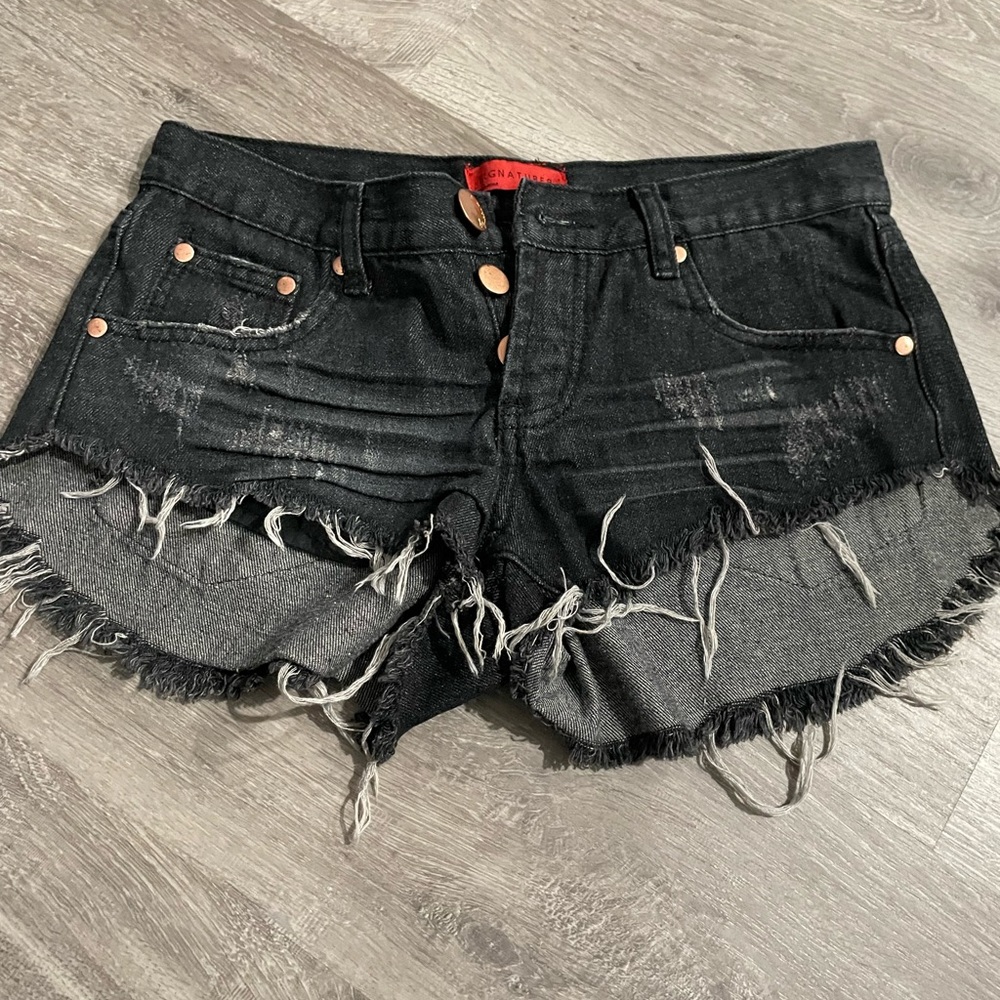 Signature denim black shorts